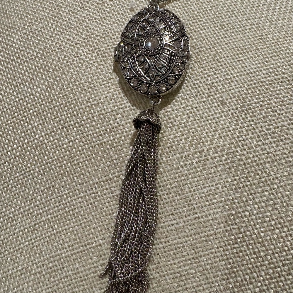 Locket with Tassel -double chain - Picture 4 of 5